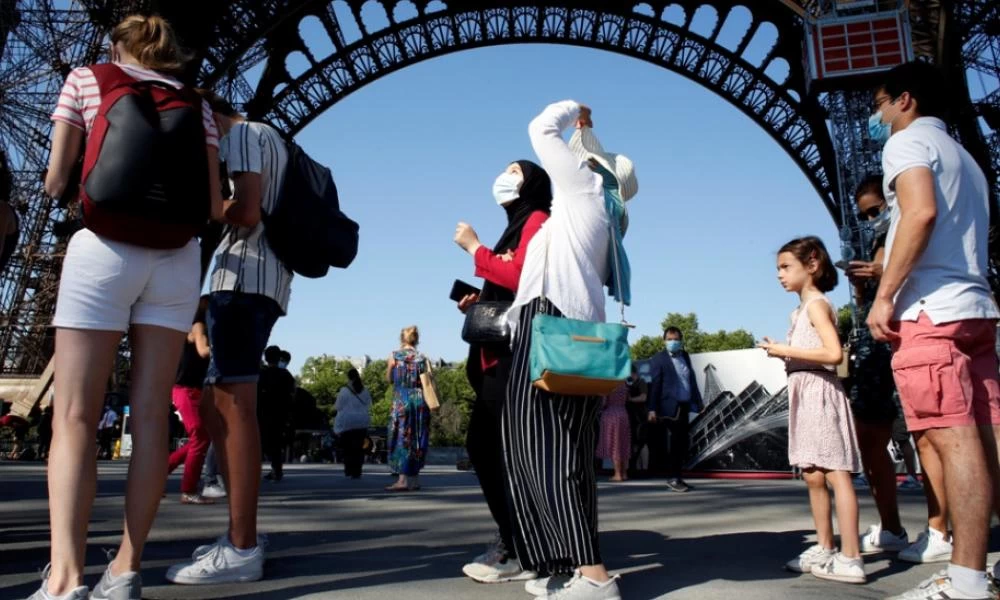 Γαλλία: Ανακοίνωσε 5.413 νέα επιβεβαιωμένα κρούσματα